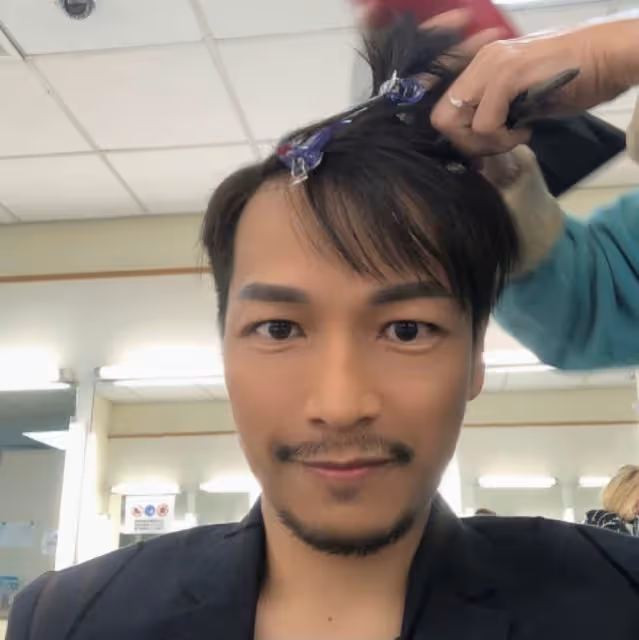 又走一個！TVB知名男星宣布約滿離巢，狀態凍齡55歲看著像35歲