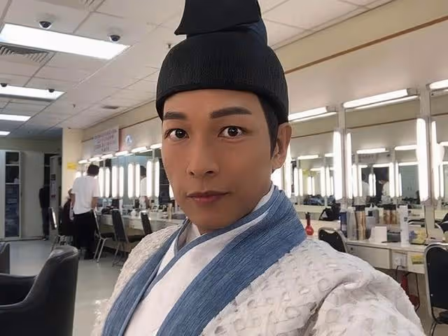 又走一個!TVB知名男星宣布約滿離巢,狀態凍齡55歲看著像35歲