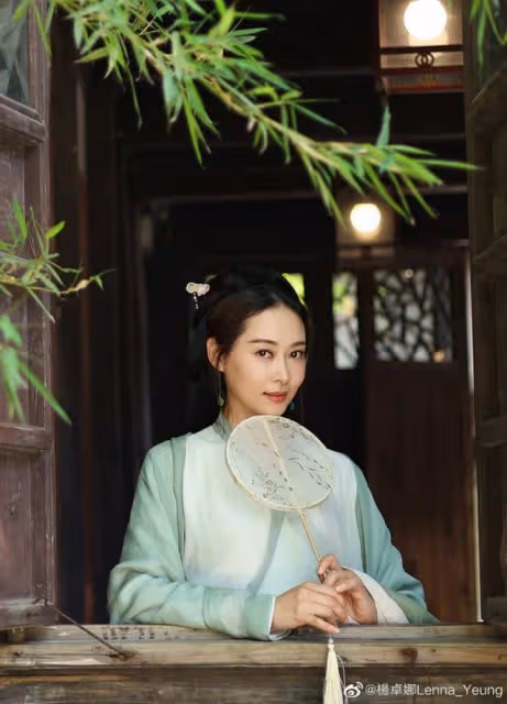 TVB「御用寡婦」曬烏鎮遊玩美照!穿漢服氣質佳,與富商未婚已育