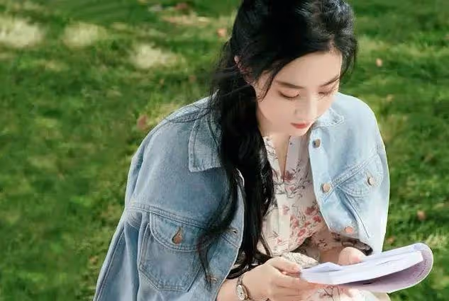趙麗穎提名白玉蘭視後,楊冪再度無緣白玉蘭,兩人差距逐漸拉開