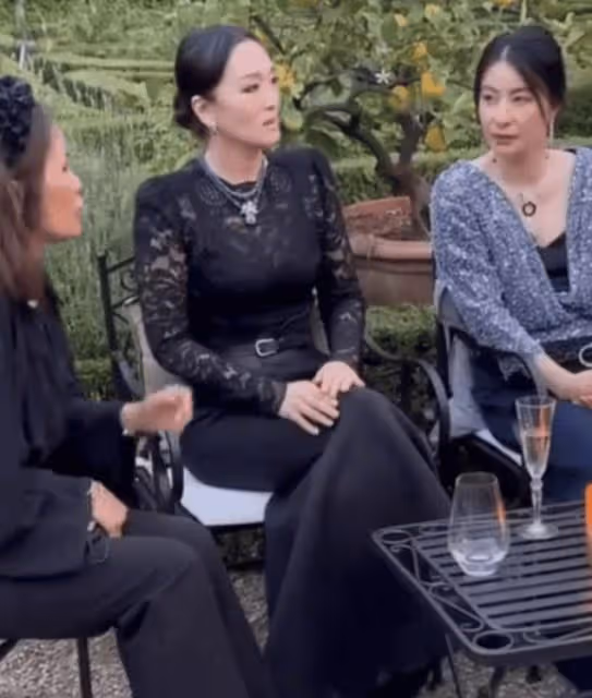 鞏俐郭晶晶參加珠寶晚宴,鞏俐氣場強大,郭晶晶笑容靦腆顯拘謹