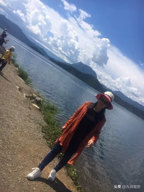 55歲阿姨,退休後旅遊半個月花17萬,半年後回家,被兒媳趕出家門