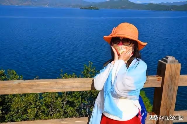55歲阿姨,退休後旅遊半個月花17萬,半年後回家,被兒媳趕出家門