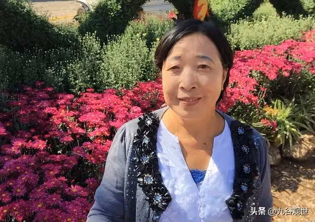 55歲阿姨,退休後旅遊半個月花17萬,半年後回家,被兒媳趕出家門