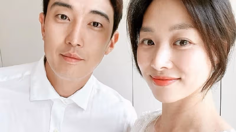 韓女星婚禮上，帶著前夫的12歲兒子，如今她與丈夫慶祝結婚5周年