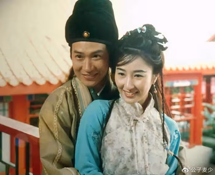 他是娛樂圈最乾淨的男星,和初戀相伴30年零緋聞,年過半百仍似初戀