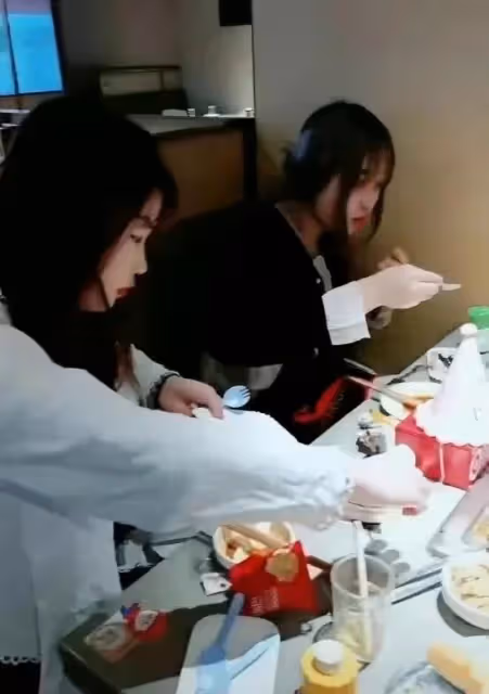 八大碗二哥不雅視頻後續:帳號被封禁作品被刪,仨女兒也受到牽連