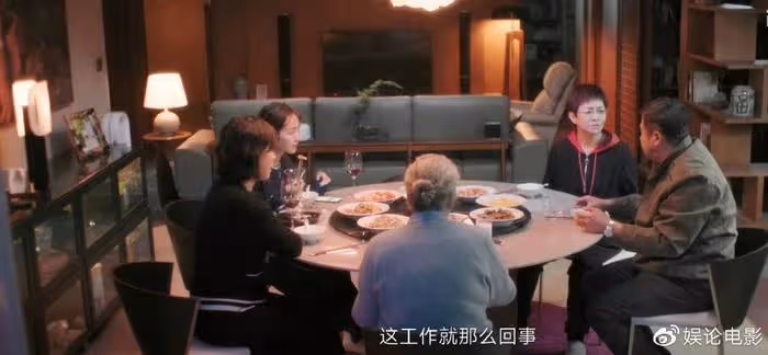 《熟年》熱播,宋丹丹挑戰自我走出舒適區,和小9歲張國強演夫妻