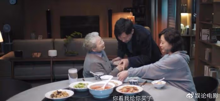 《熟年》熱播,宋丹丹挑戰自我走出舒適區,和小9歲張國強演夫妻