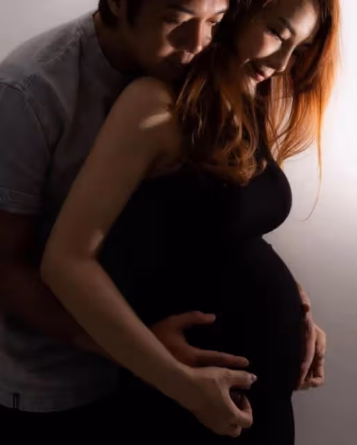 39歲香港知名女星未婚懷孕!5月孕肚大如籮,與偽富商離婚剛7個月