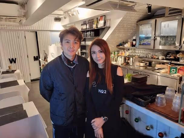 39歲香港知名女星未婚懷孕!5月孕肚大如籮,與偽富商離婚剛7個月