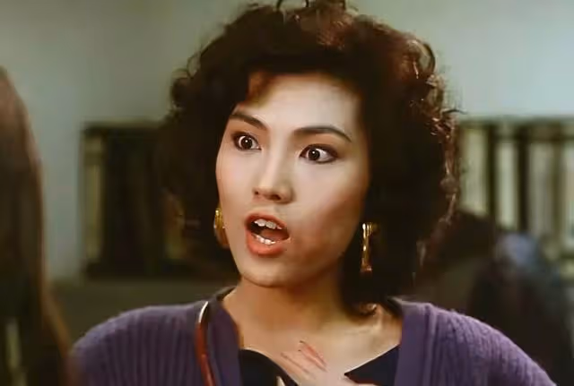 香港知名女星近照顯滄桑,身材消瘦黑眼圈重,看破紅塵出家多年
