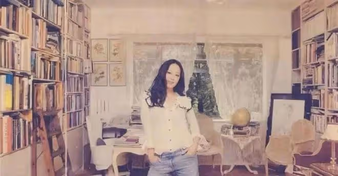 直播6小時賣貨6個億,與鍾鎮濤離婚24年後,敗家名媛章小蕙又紅了