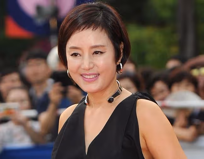 娛樂圈到底多黑?女星因得罪大佬,被一絲不掛扔進男監整整5天