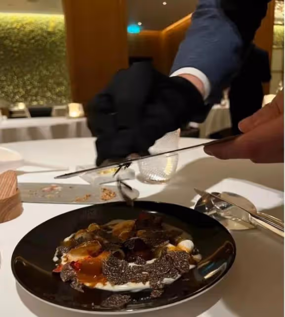 王詩齡分享留學日常,住豪宅坐百萬豪車出門,一次買下多個名牌包