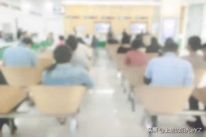 照顧父母兩年,監控回放看到父親和弟弟的對話後,做了一個決定