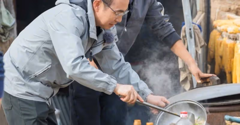 結婚8年6次在岳父家過五一，扔了一次鍋鏟，耳朵清靜了