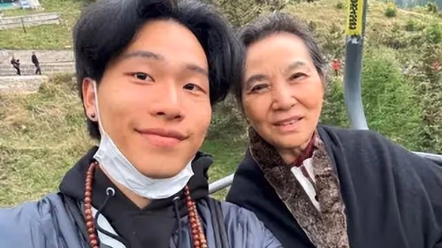 陳坤兒子曬家人合影！長居國外生活優渥，陳尊佑身世似乎有了答案？