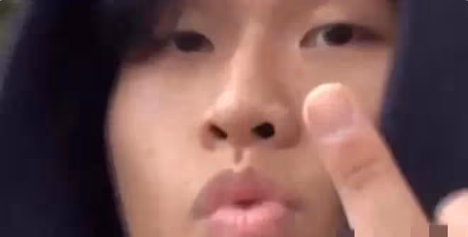 陳坤兒子曬與奶奶合影,五官輪廓越來越像父親,曾被懷疑是抱養的