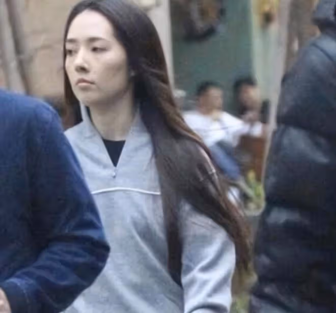 向佐兒子首曝真容,長相混血神似郭碧婷,郭碧婷穿搭和排場引爭議