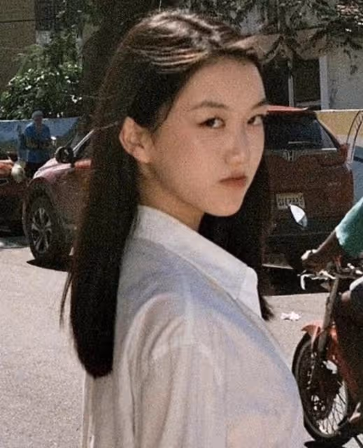 王菲小女兒17歲生日,李嫣留學國外近照曝光,看不出唇齶裂好漂亮