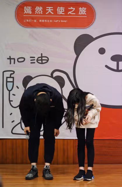 王菲小女兒17歲生日,李嫣留學國外近照曝光,看不出唇齶裂好漂亮