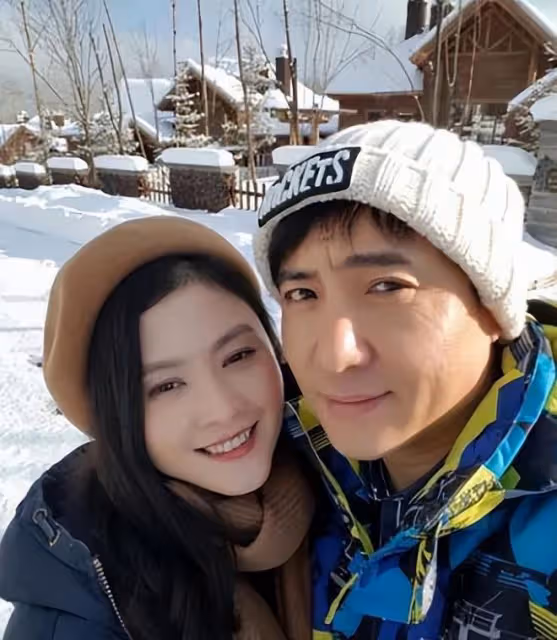 再破婚變傳言!沈騰一家三口聚餐,兒子模樣可愛,老婆比沈騰魁梧