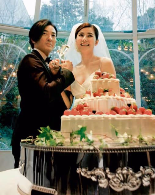 鄭伊健攜老婆現身日本街頭，樸素似路人，蒙嘉慧做房地產身寬體胖
