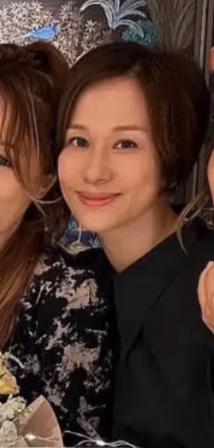 48歲佘詩曼慶生，超13位TVB戲骨現身引回憶殺，苗僑偉夫婦顯年輕