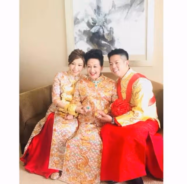 三代同堂!資深港星為2歲孫子慶生,獨自帶大兒女更贈豪宅娶兒媳
