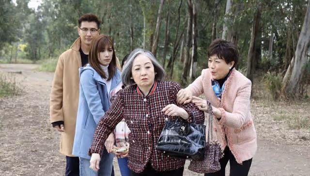 TVB「御用媽媽」自曝遭入室搶劫!事後選擇不報警,還與賊談心