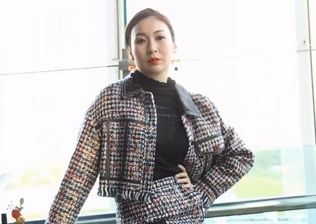 TVB知名女星新劇犧牲好大,床戲長達一分鐘,被同劇壯男狂親