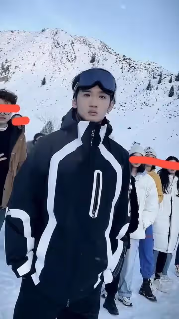 前有好利來公子拍戲,後有周大福千金出圈,網紅圈錢又有新套路