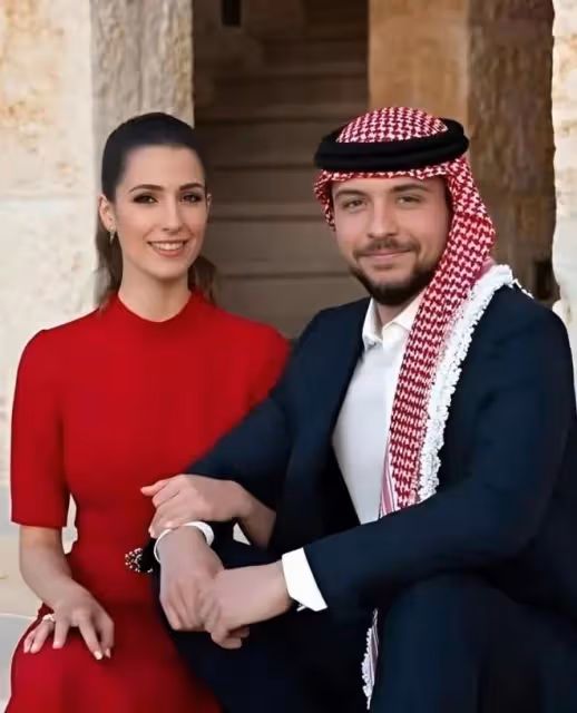 約旦王儲終於要結婚了!王妃是美女學霸,婆婆喜出望外:撿到寶了
