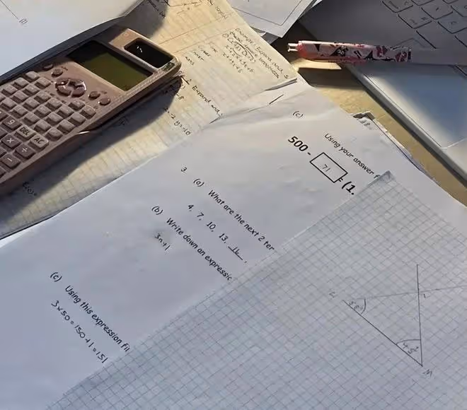 13歲王詩齡曬英國留學生活,滿屏豪宅豪車名牌包,一條項鍊近4萬
