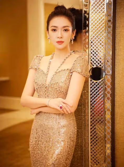 北京這一夜,華表獎的後台曝光了章子怡的人品,難怪地位一直很穩