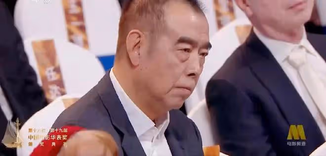 北京這一夜,不尊重張譯台上發言的陳凱歌,不再被網友容忍了