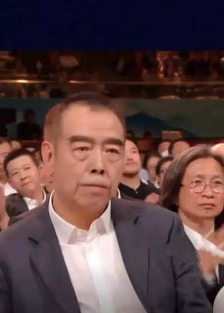 華表獎的這一夜,把電影圈咖位玩明白了,王寶強竟跟王一博一排