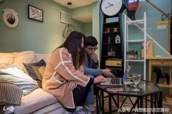 婆婆堅持管薪水！我忍了3年「買房時找她拿錢」　她沈默交出「一看餘額我嚇到腿軟」：老公不知情…
