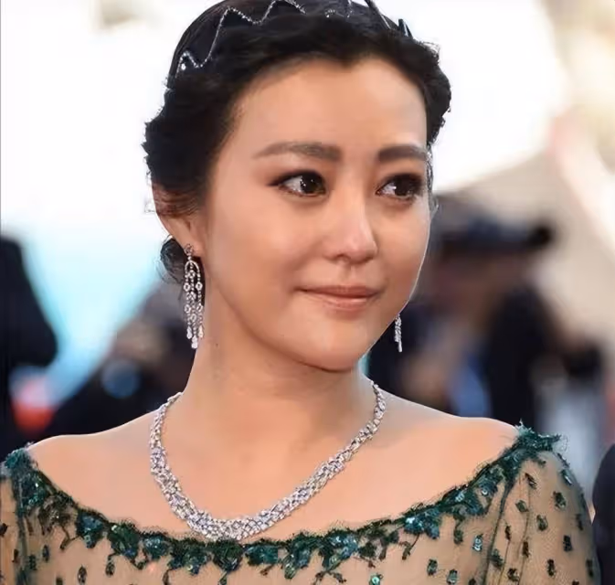 分手17年後,鄧超孫儷兒女雙全成模範夫妻,郝蕾兩婚兩離獨自帶娃