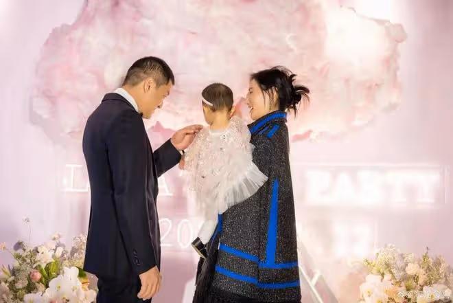 李亞鵬800萬轉讓雲南客棧,好友趁機落井下石,海哈做法讓他落淚