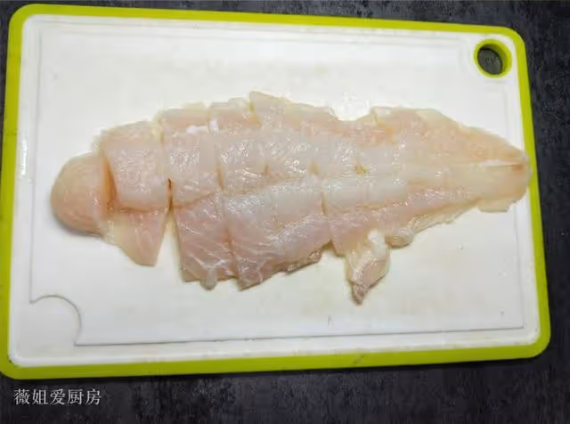 一條魚,一個雞蛋,做出外皮酥脆,入口即化的美食,孩子最愛吃!
