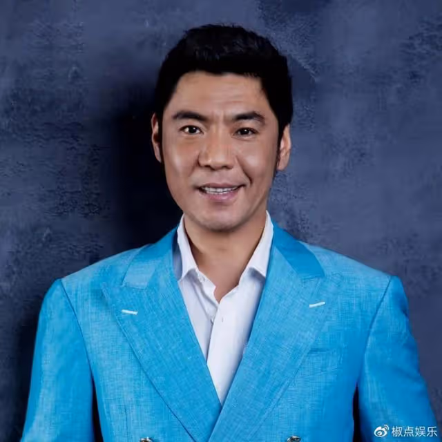 演員方舒:兩婚兩離,獨自養大兩個女兒,如今女兒成了她的驕傲