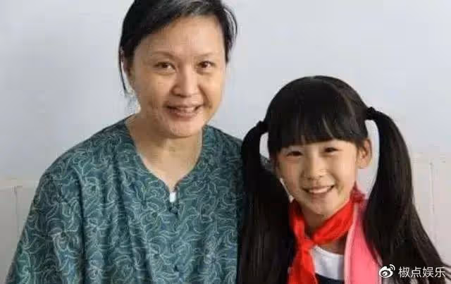 演員方舒:兩婚兩離,獨自養大兩個女兒,如今女兒成了她的驕傲