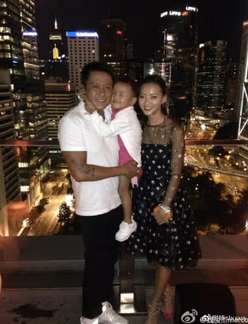 魏駿傑罕見曬與女兒合照,自曝將移居杭州生活,為復出已減掉25斤