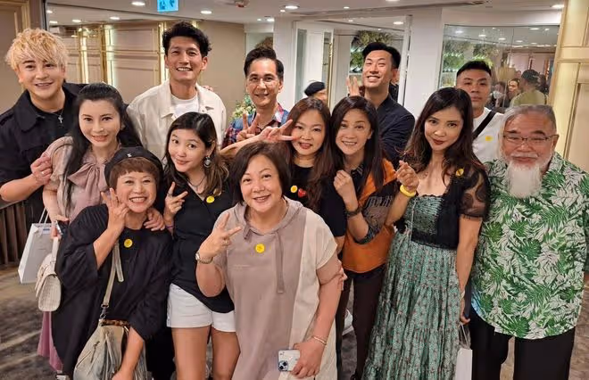 上百位亞視藝人重聚!包餐廳吃飯喝酒太盡興,多位息影演員罕露面