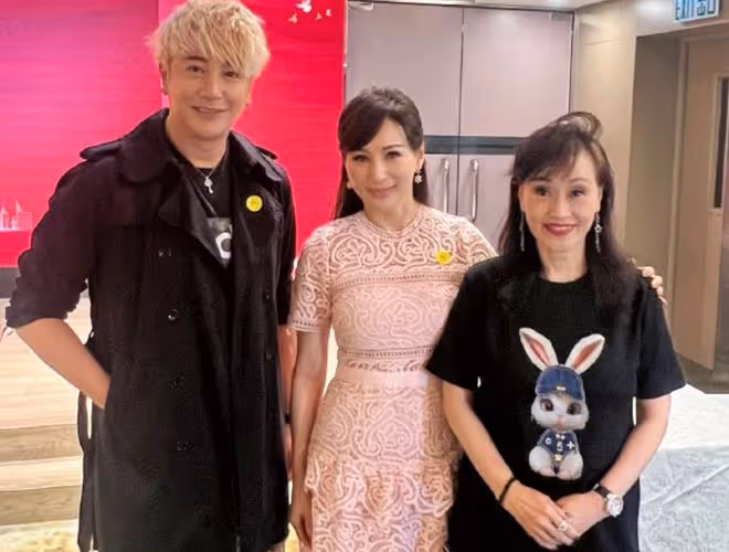 上百位亞視藝人重聚!包餐廳吃飯喝酒太盡興,多位息影演員罕露面