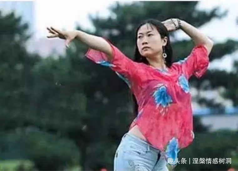 「網紅鼻祖」芙蓉姐姐近照曝光,身材超好活力十足,身家已過億
