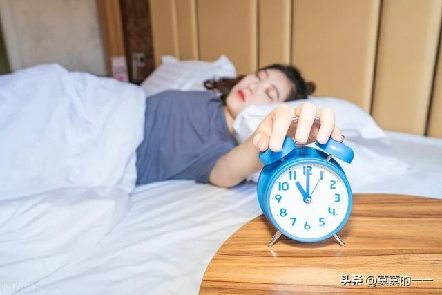 婆婆給新兒媳立規矩，女人負責吃剩菜，兒媳：我已經氣飽了