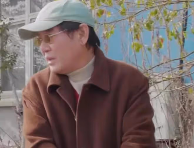 李立群妻子被鄰居投訴,占用公共空間,鞋櫃和家裡的花盆擺到樓道